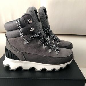 Sorel Water Proof Kinetic Winter Boots - Size 6 Worn Once
